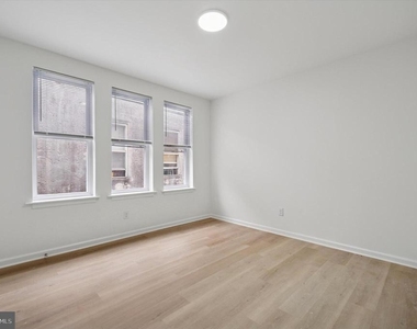 5431 Walnut Street - Photo Thumbnail 3