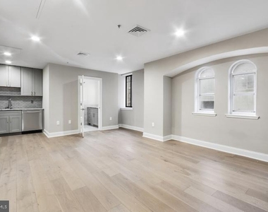 222 W Rittenhouse Square - Photo Thumbnail 1