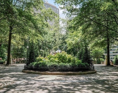 222 W Rittenhouse Square - Photo Thumbnail 20