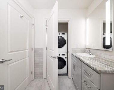 222 W Rittenhouse Square - Photo Thumbnail 3