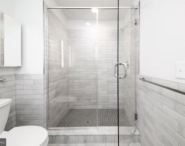 222 W Rittenhouse Square - Photo Thumbnail 2