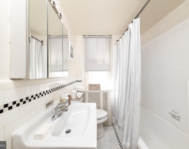 2100 Walnut Street - Photo Thumbnail 6