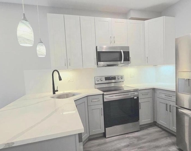 5233 Chancellor Street - Photo Thumbnail 2