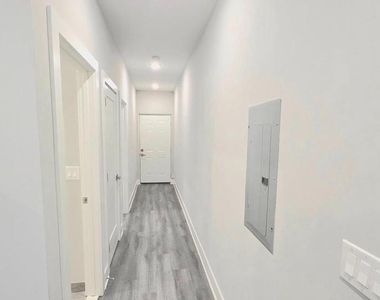 5233 Chancellor Street - Photo Thumbnail 9