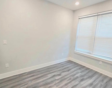 5233 Chancellor Street - Photo Thumbnail 19