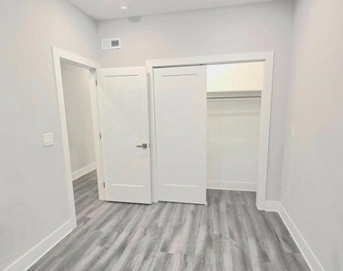 5233 Chancellor Street - Photo Thumbnail 10