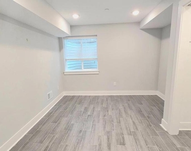 5233 Chancellor Street - Photo Thumbnail 11