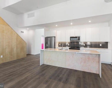1229 Front St - Photo Thumbnail 2