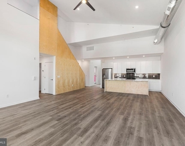 1229 Front St - Photo Thumbnail 5