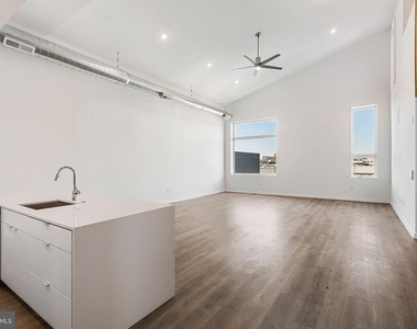 1229 Front St - Photo Thumbnail 1