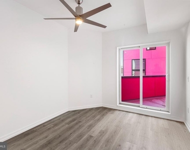 1229 Front St - Photo Thumbnail 7