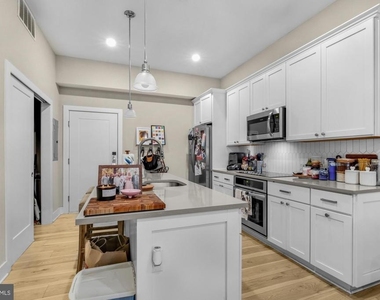 2621 W Jefferson Street - Photo Thumbnail 5