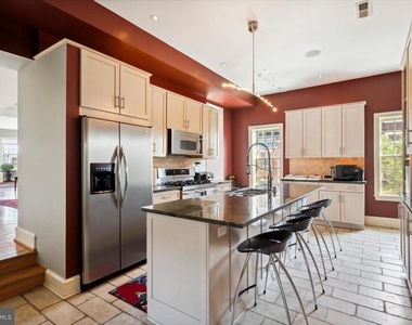 624 S 6th Street - Photo Thumbnail 7