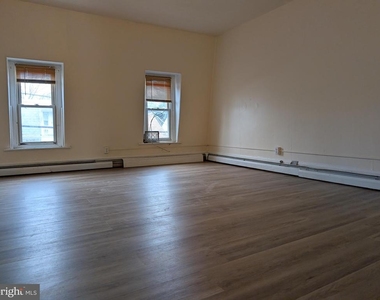 646 Chestnut Street - Photo Thumbnail 2