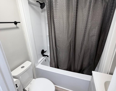 980 Scotland Ave - Photo Thumbnail 8