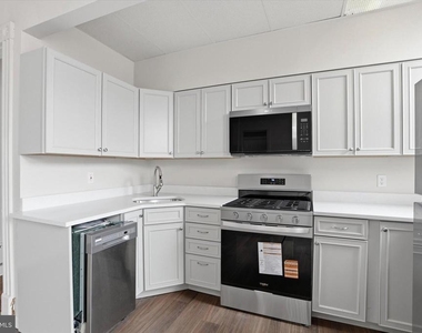 112 N 11th Street - Photo Thumbnail 11