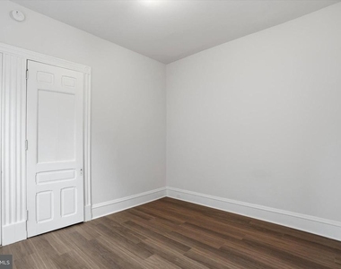 112 N 11th Street - Photo Thumbnail 4