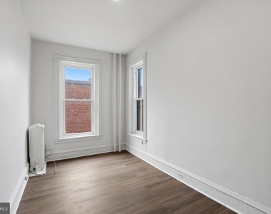 112 N 11th Street - Photo Thumbnail 8
