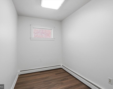 112 N 11th Street - Photo Thumbnail 4