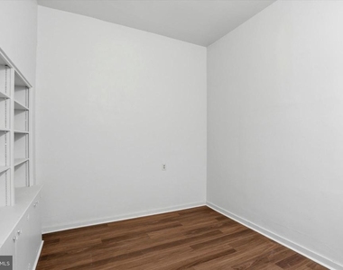 112 N 11th Street - Photo Thumbnail 5