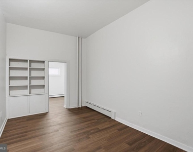 112 N 11th Street - Photo Thumbnail 3