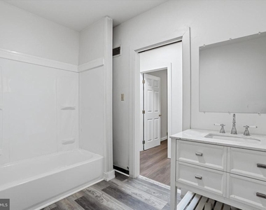 112 N 11th Street - Photo Thumbnail 8
