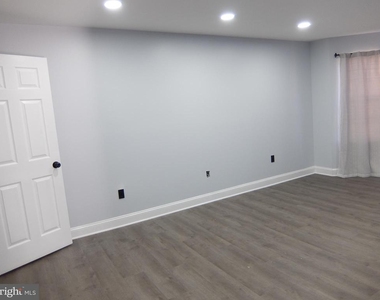 7 Powell Court - Photo Thumbnail 4