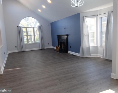 7 Powell Court - Photo Thumbnail 3