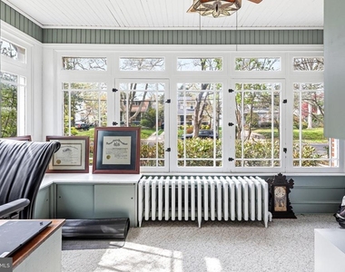 256 Hawthorne Avenue - Photo Thumbnail 5