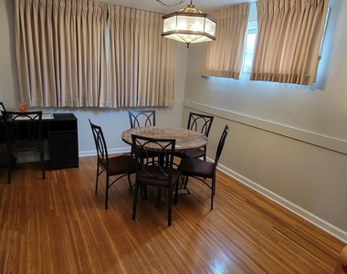 117 N Brookfield Road - Photo Thumbnail 1