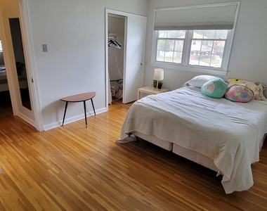 117 N Brookfield Road - Photo Thumbnail 3