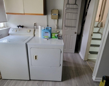117 N Brookfield Road - Photo Thumbnail 8