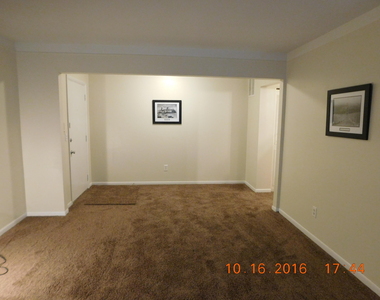 444 N Fox Hills N - Photo Thumbnail 10