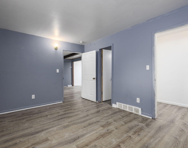 19435 Mccormick Street - Photo Thumbnail 17