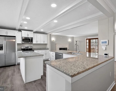 8512 Rose Marie Drive - Photo Thumbnail 3