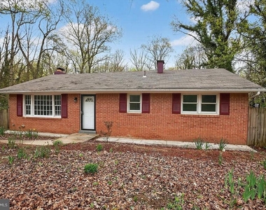 8512 Rose Marie Drive - Photo Thumbnail 15