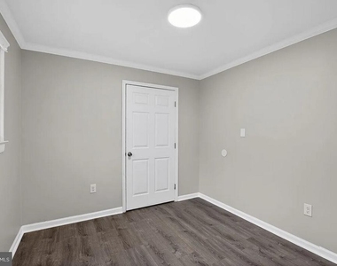 8512 Rose Marie Drive - Photo Thumbnail 10
