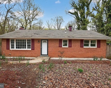 8512 Rose Marie Drive - Photo Thumbnail 14