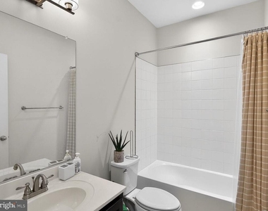 10321 Vista Meadow Way - Photo Thumbnail 6