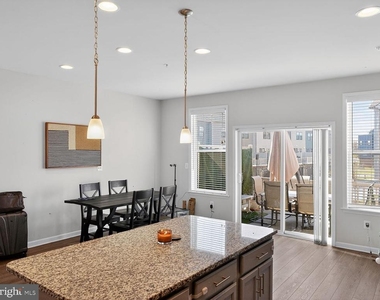 10321 Vista Meadow Way - Photo Thumbnail 5