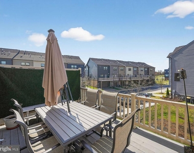 10321 Vista Meadow Way - Photo Thumbnail 12