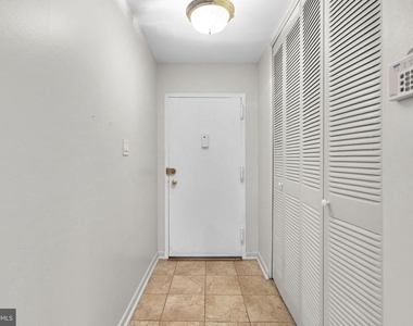 10643 Weymouth Street - Photo Thumbnail 3