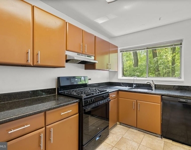 10643 Weymouth Street - Photo Thumbnail 11