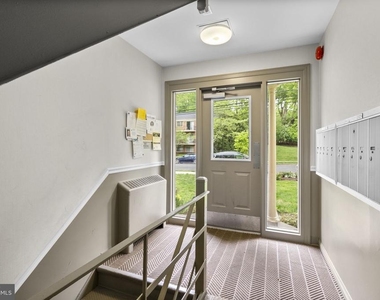 10643 Weymouth Street - Photo Thumbnail 2