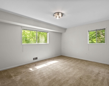 10643 Weymouth Street - Photo Thumbnail 15
