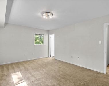 10643 Weymouth Street - Photo Thumbnail 16
