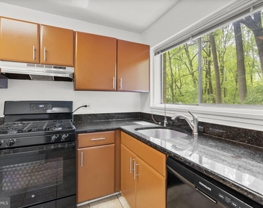 10643 Weymouth Street - Photo Thumbnail 12
