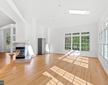 14216 Cervantes Avenue - Photo Thumbnail 2