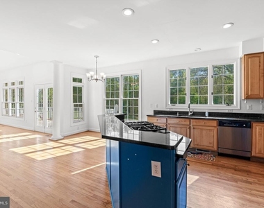 14216 Cervantes Avenue - Photo Thumbnail 7