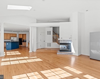 14216 Cervantes Avenue - Photo Thumbnail 4